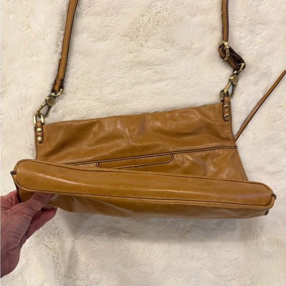 HOBO Crossbody Bag Camel Tan Soft Leather Foldover Clutch Adjustable Strap - Picture 12 of 14